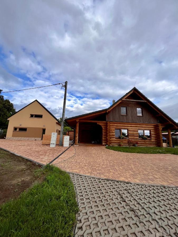 U Srubu Appartement Moravany  Buitenkant foto