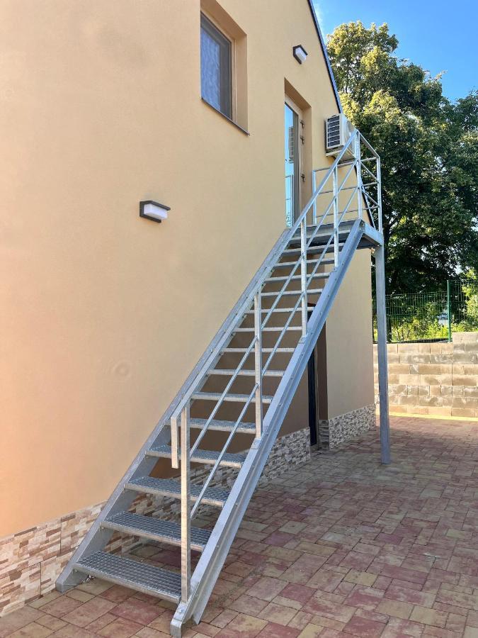 U Srubu Appartement Moravany  Buitenkant foto